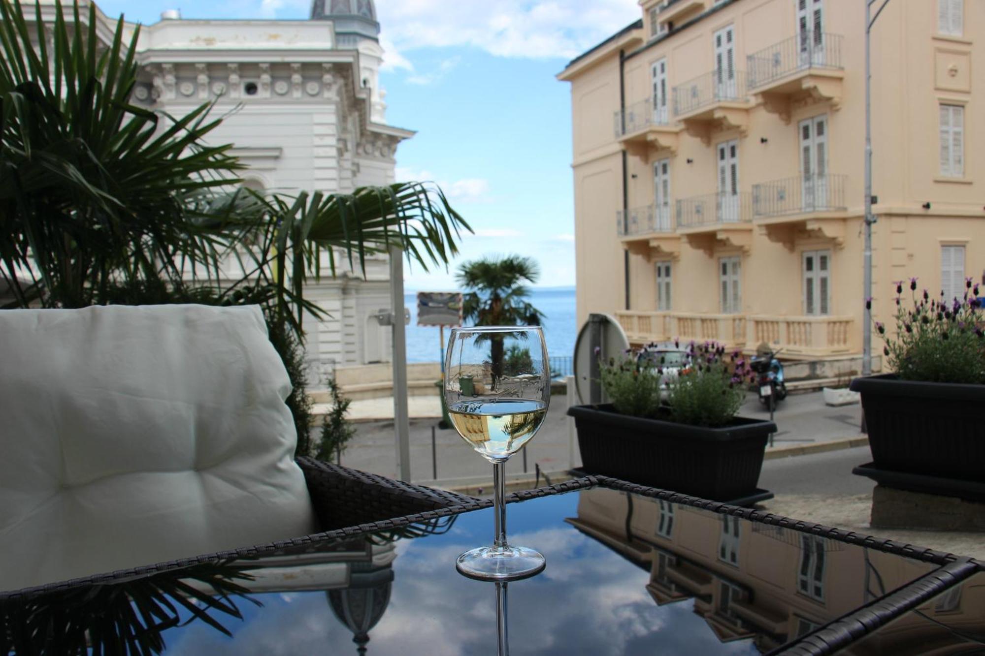 Superior Seaview Apartment Opatija Buitenkant foto